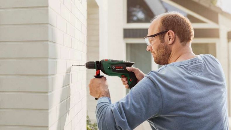 Bosch UniversalImpact 800 + 19 Parça Set
